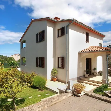 Stinjan 1868 아파트