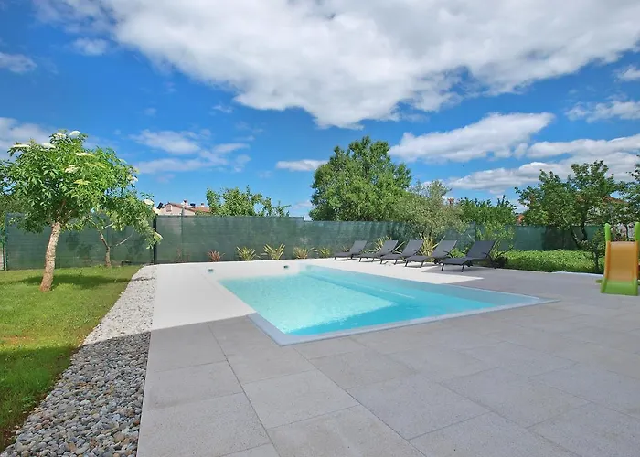 Stinjan 1868 公寓 *