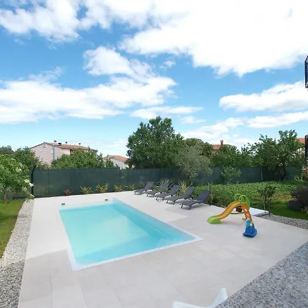 Stinjan 1868 Appartamento Pola