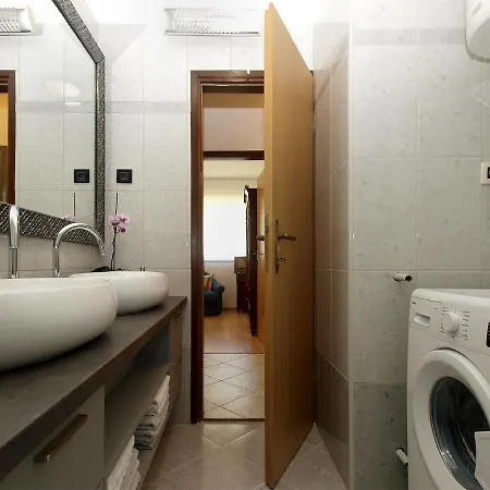 Stinjan 1868 Appartamento Pola