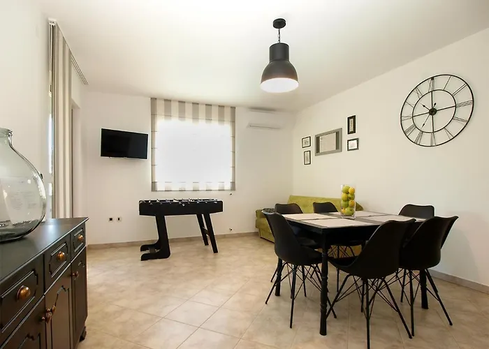 Stinjan 1868 פולה