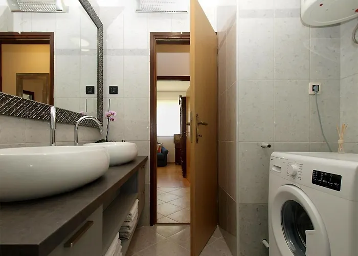 Stinjan 1868 דירה פולה