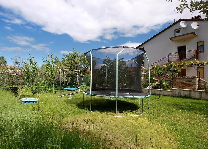 Stinjan 1868 * פולה